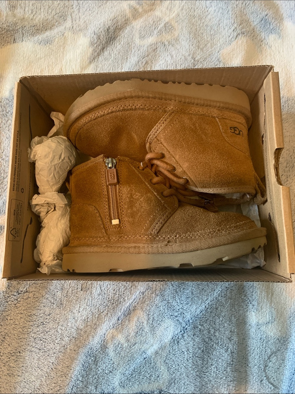 Ugg Kids Brown Suede Winter Boots with Faux Fur Lining Size 10C Open to Offers - Picture 5 of 6